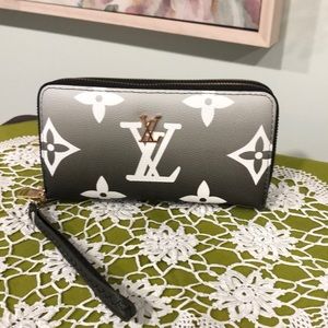 NWOT wristlet